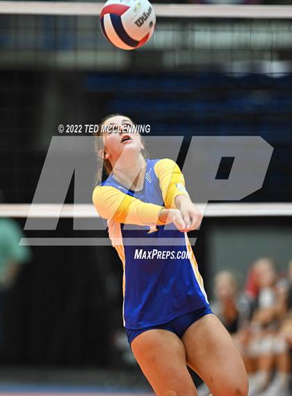 Thumbnail 1 in Benton vs. Valley View (AAA 5A State Final) photogallery.