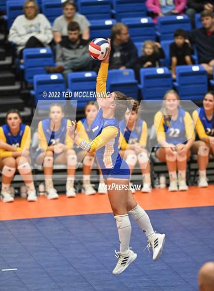 Thumbnail 1 in Benton vs. Valley View (AAA 5A State Final) photogallery.