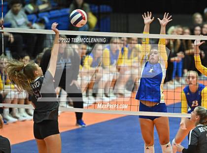 Thumbnail 1 in Benton vs. Valley View (AAA 5A State Final) photogallery.