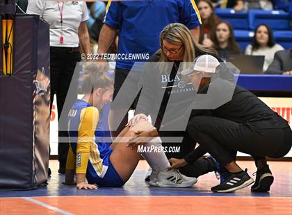 Thumbnail 1 in Benton vs. Valley View (AAA 5A State Final) photogallery.