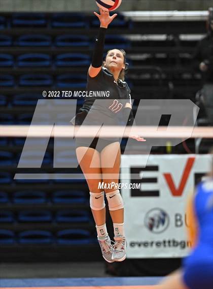 Thumbnail 2 in Benton vs. Valley View (AAA 5A State Final) photogallery.