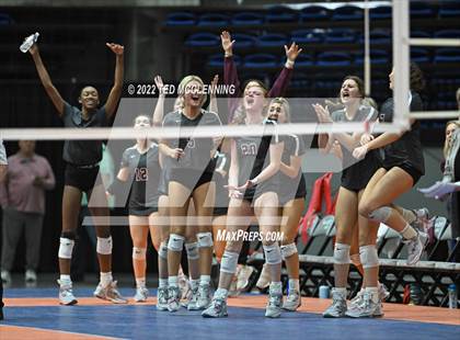 Thumbnail 2 in Benton vs. Valley View (AAA 5A State Final) photogallery.