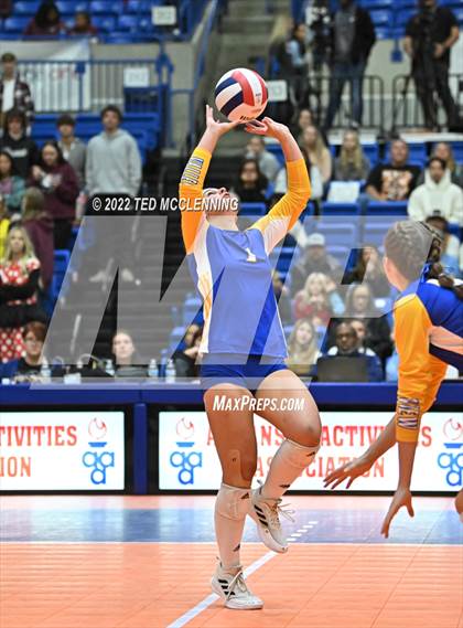 Thumbnail 1 in Benton vs. Valley View (AAA 5A State Final) photogallery.