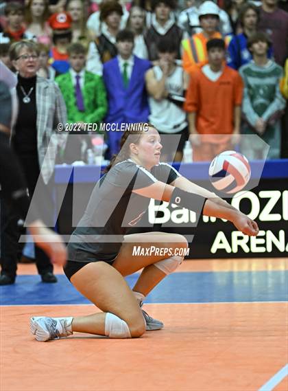 Thumbnail 1 in Benton vs. Valley View (AAA 5A State Final) photogallery.