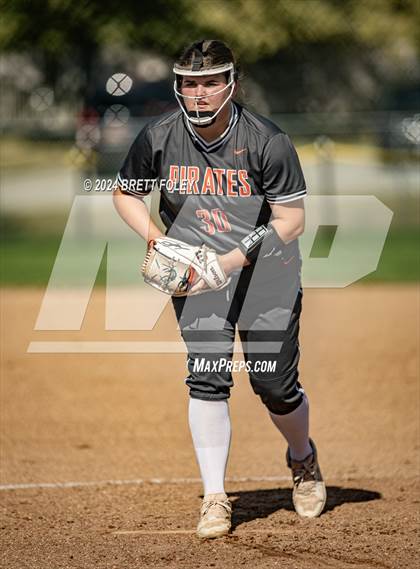 Thumbnail 3 in Platte County vs Lincoln North Star (Monarch Invitational) photogallery.