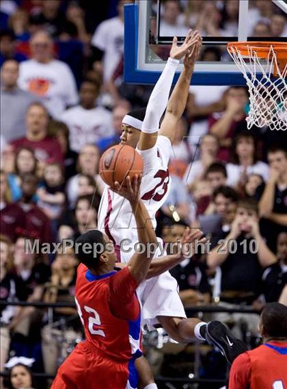 Thumbnail 1 in Ballard vs. Scott County (KHSAA Sweet 16 Semifinal) photogallery.