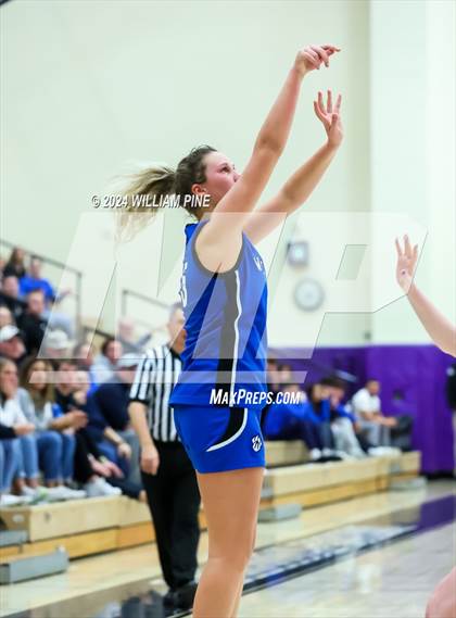 Thumbnail 1 in Wallkill vs. Warwick (Section 9 Class AA Final) photogallery.