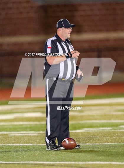 Thumbnail 3 in Iowa Park vs. Life Waxahachie (UIL 4A-2 Region I Bi-District Playoff) photogallery.