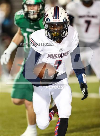 Thumbnail 1 in Iowa Park vs. Life Waxahachie (UIL 4A-2 Region I Bi-District Playoff) photogallery.