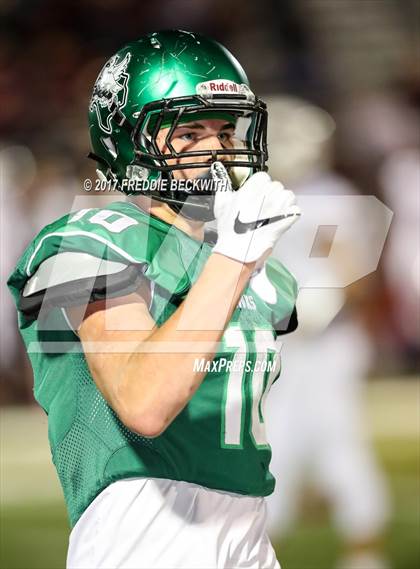 Thumbnail 2 in Iowa Park vs. Life Waxahachie (UIL 4A-2 Region I Bi-District Playoff) photogallery.