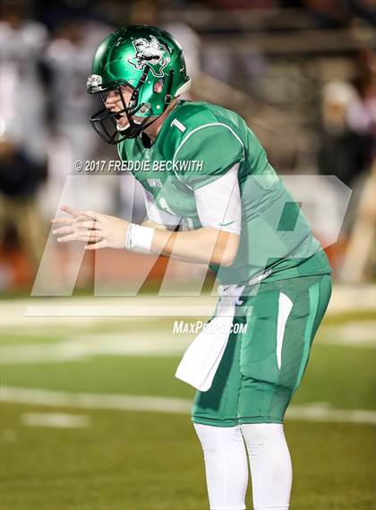 Thumbnail 1 in Iowa Park vs. Life Waxahachie (UIL 4A-2 Region I Bi-District Playoff) photogallery.
