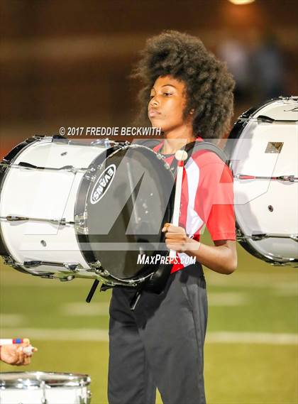 Thumbnail 3 in Iowa Park vs. Life Waxahachie (UIL 4A-2 Region I Bi-District Playoff) photogallery.