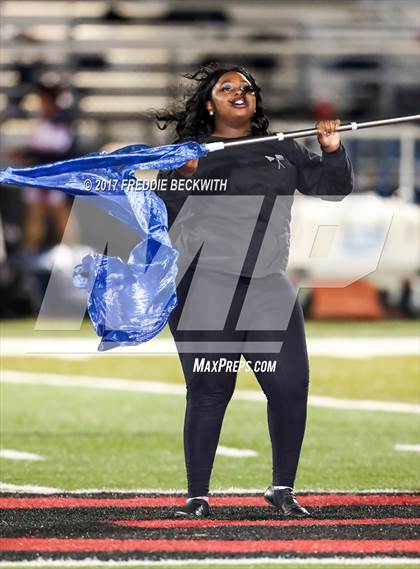 Thumbnail 1 in Iowa Park vs. Life Waxahachie (UIL 4A-2 Region I Bi-District Playoff) photogallery.