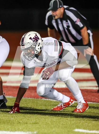 Thumbnail 1 in Iowa Park vs. Life Waxahachie (UIL 4A-2 Region I Bi-District Playoff) photogallery.