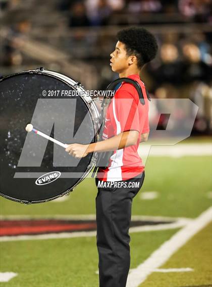Thumbnail 1 in Iowa Park vs. Life Waxahachie (UIL 4A-2 Region I Bi-District Playoff) photogallery.