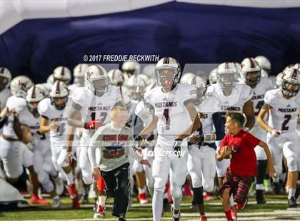 Thumbnail 3 in Iowa Park vs. Life Waxahachie (UIL 4A-2 Region I Bi-District Playoff) photogallery.