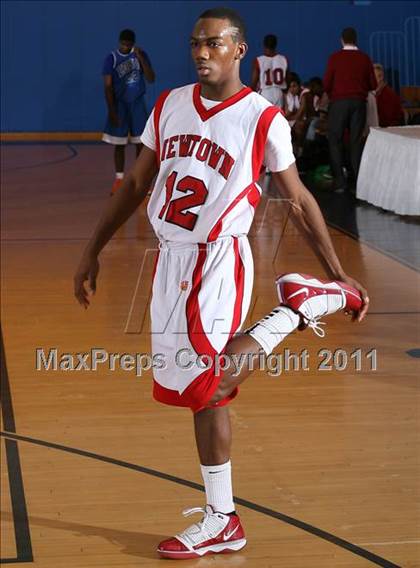 Thumbnail 2 in Newtown vs Thomas Edison (Queens Jam Christmas Classic) photogallery.