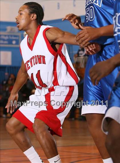 Thumbnail 2 in Newtown vs Thomas Edison (Queens Jam Christmas Classic) photogallery.