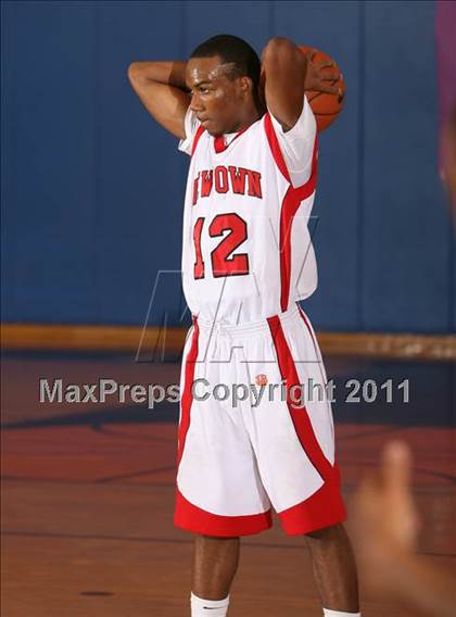 Thumbnail 2 in Newtown vs Thomas Edison (Queens Jam Christmas Classic) photogallery.