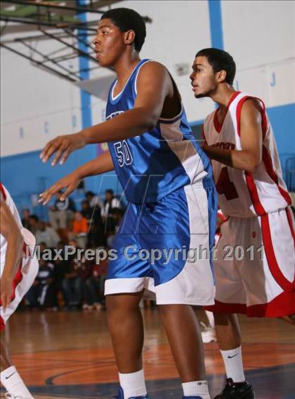 Thumbnail 3 in Newtown vs Thomas Edison (Queens Jam Christmas Classic) photogallery.