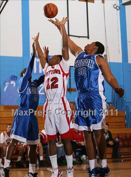 Thumbnail 1 in Newtown vs Thomas Edison (Queens Jam Christmas Classic) photogallery.
