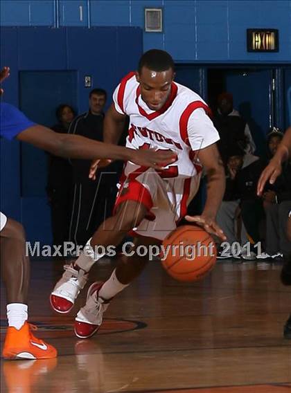 Thumbnail 3 in Newtown vs Thomas Edison (Queens Jam Christmas Classic) photogallery.