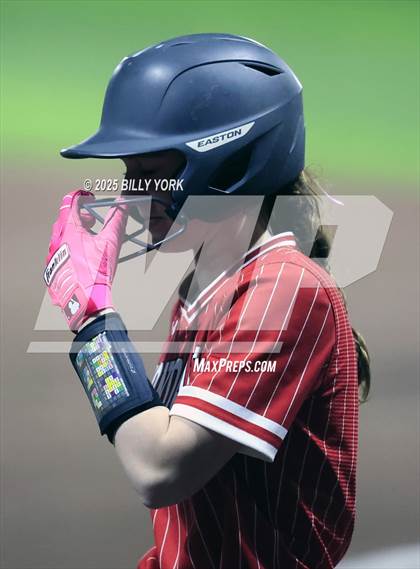 Thumbnail 1 in Grand Saline vs Van photogallery.