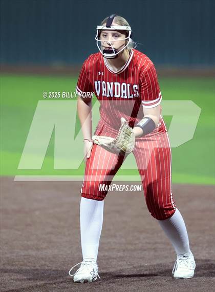 Thumbnail 1 in Grand Saline vs Van photogallery.