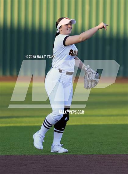 Thumbnail 1 in Grand Saline vs Van photogallery.