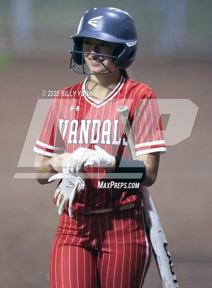 Thumbnail 2 in Grand Saline vs Van photogallery.