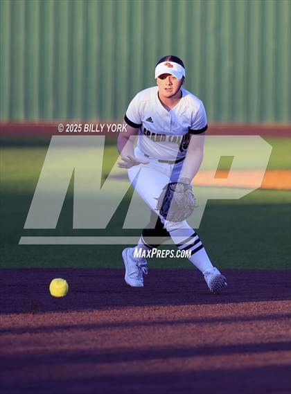 Thumbnail 2 in Grand Saline vs Van photogallery.