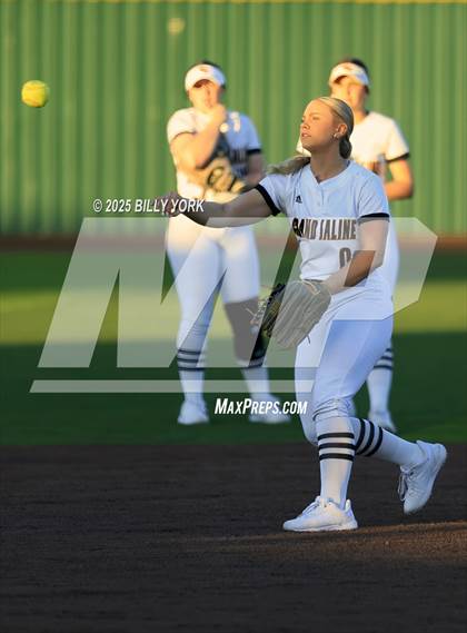 Thumbnail 2 in Grand Saline vs Van photogallery.