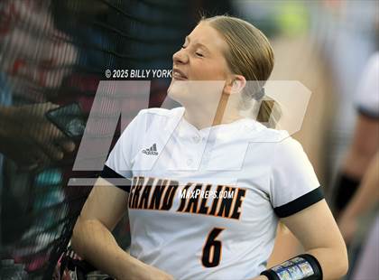 Thumbnail 2 in Grand Saline vs Van photogallery.