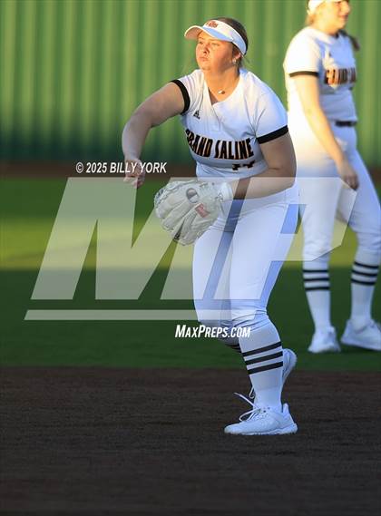 Thumbnail 3 in Grand Saline vs Van photogallery.
