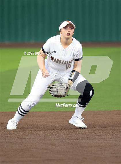 Thumbnail 1 in Grand Saline vs Van photogallery.