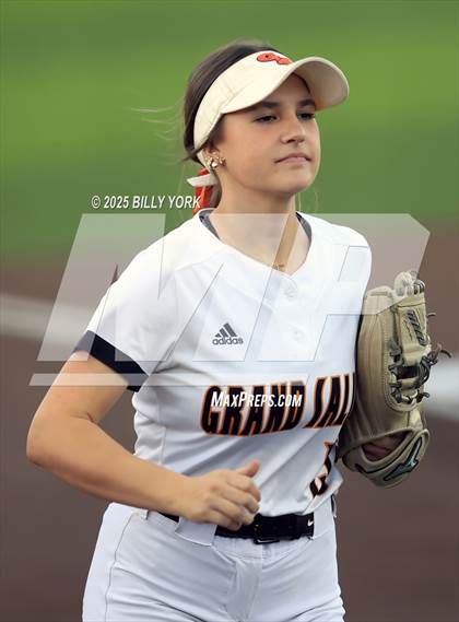 Thumbnail 1 in Grand Saline vs Van photogallery.