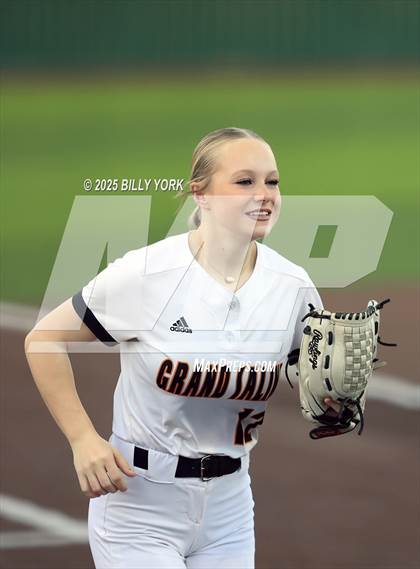 Thumbnail 2 in Grand Saline vs Van photogallery.