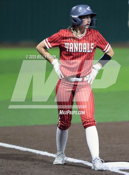 Thumbnail 2 in Grand Saline vs Van photogallery.
