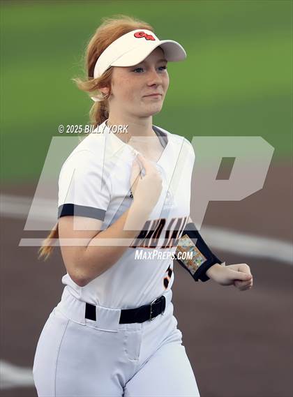 Thumbnail 2 in Grand Saline vs Van photogallery.