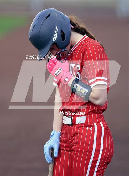 Thumbnail 1 in Grand Saline vs Van photogallery.