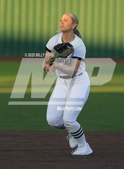 Thumbnail 3 in Grand Saline vs Van photogallery.
