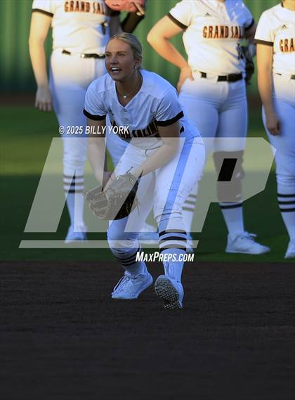 Thumbnail 1 in Grand Saline vs Van photogallery.