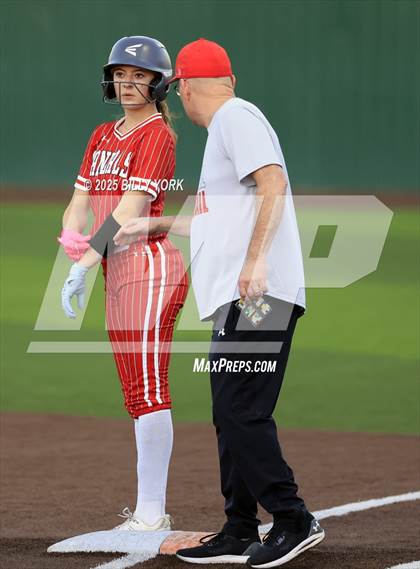 Thumbnail 2 in Grand Saline vs Van photogallery.