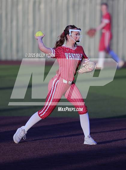 Thumbnail 1 in Grand Saline vs Van photogallery.
