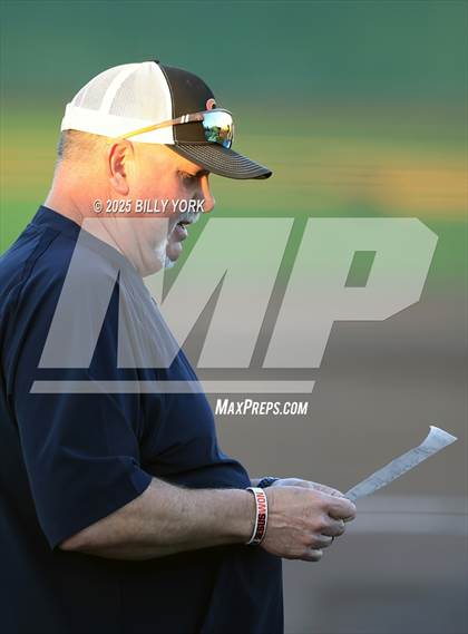 Thumbnail 1 in Grand Saline vs Van photogallery.