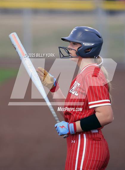 Thumbnail 2 in Grand Saline vs Van photogallery.