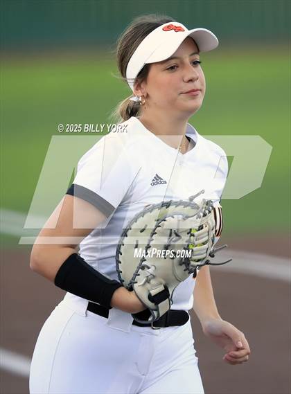 Thumbnail 2 in Grand Saline vs Van photogallery.