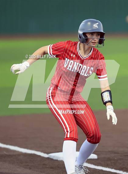 Thumbnail 2 in Grand Saline vs Van photogallery.