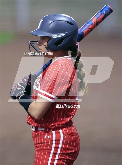 Thumbnail 2 in Grand Saline vs Van photogallery.