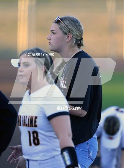 Thumbnail 3 in Grand Saline vs Van photogallery.